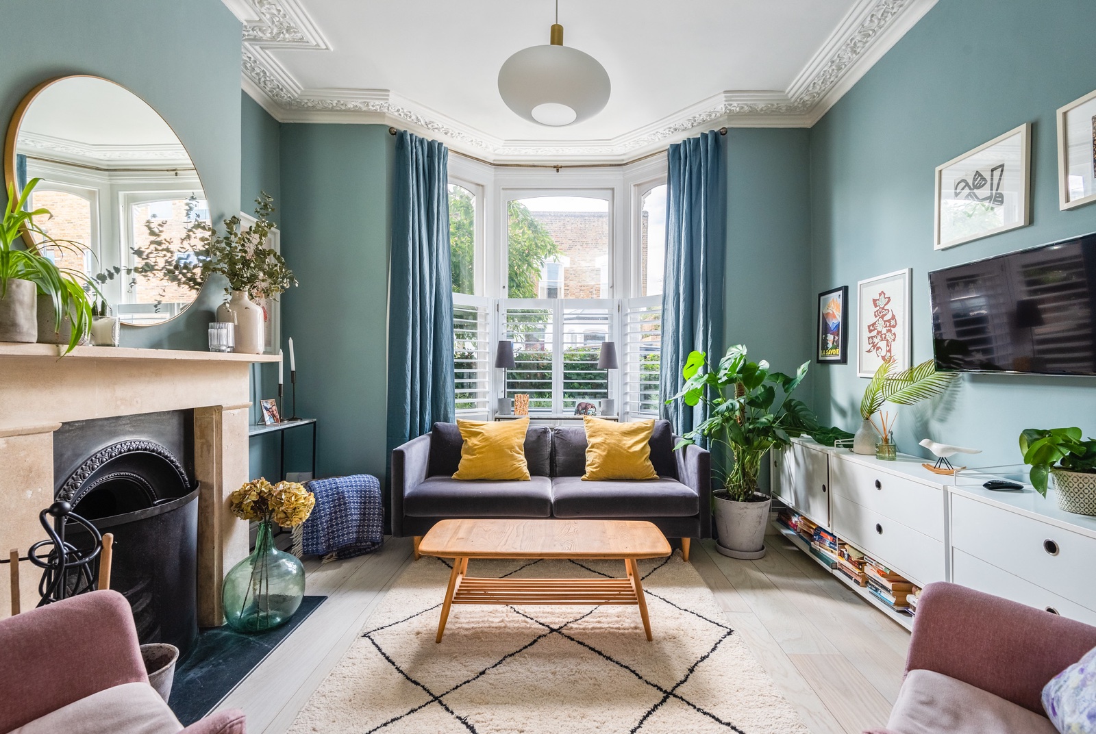 Book professionally managed homes for comfortable and clean business travel